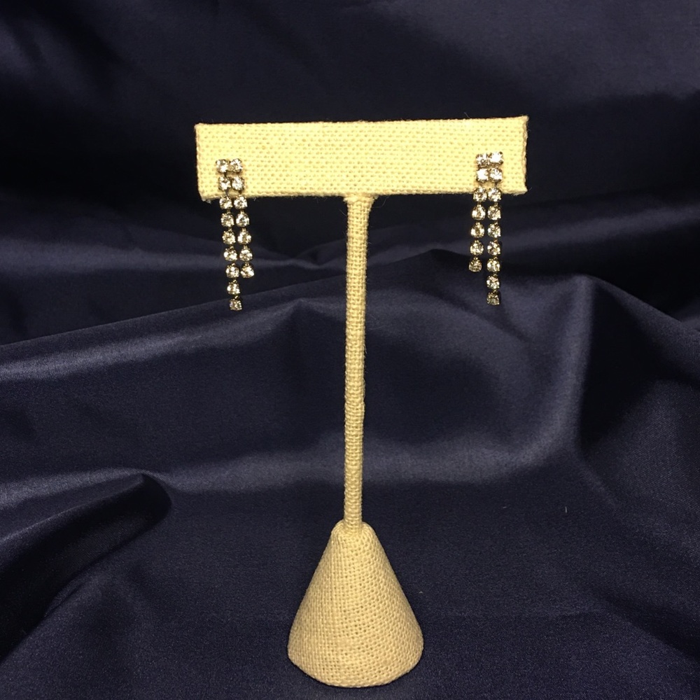 Delicate drop earrings